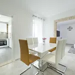 דירה Pina
